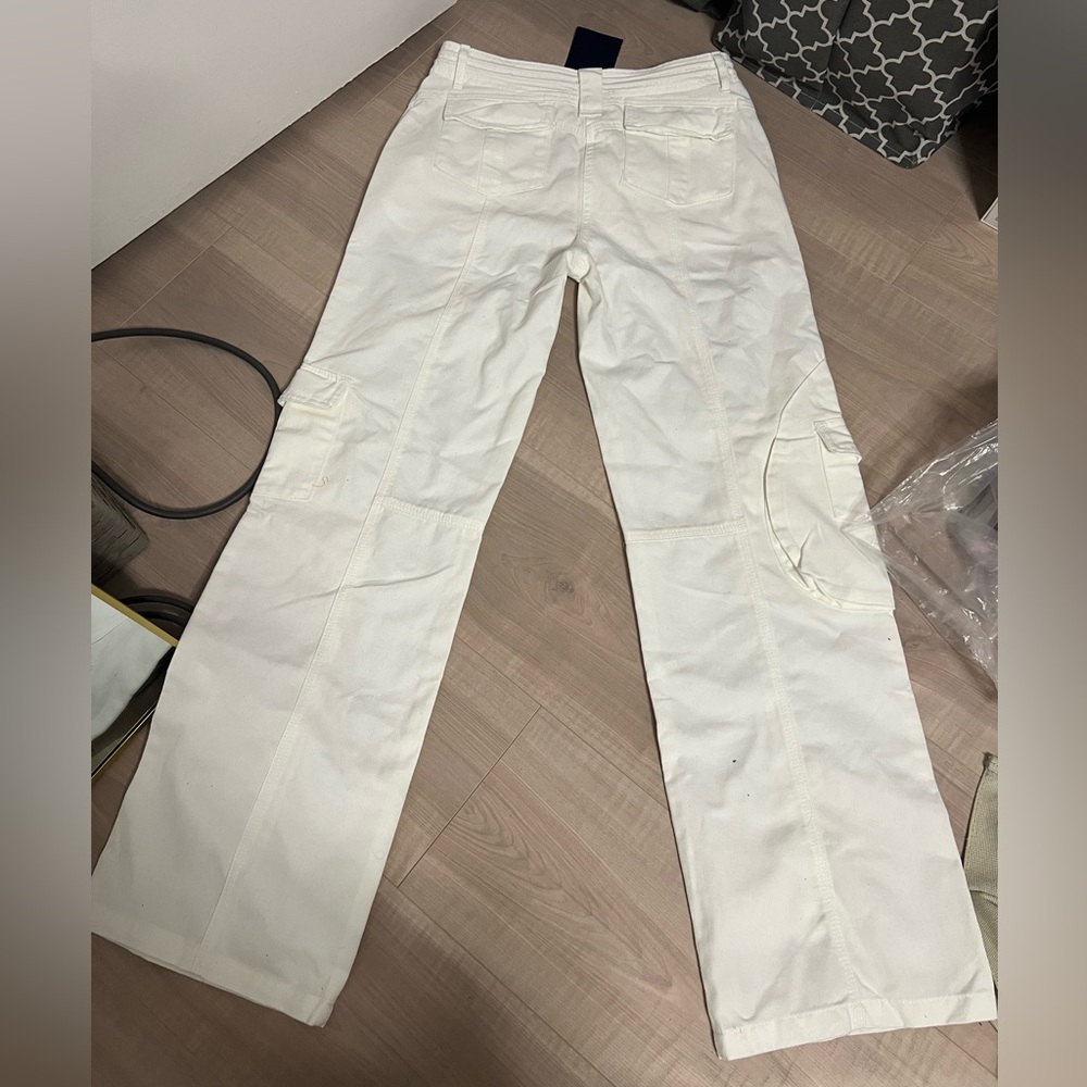 Brandy Melville White Cargo Pants - Picture 3 of 3